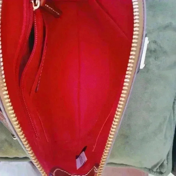 Amazing!  NWOT Dooney & Bourke  Bag - Picture 7 of 13